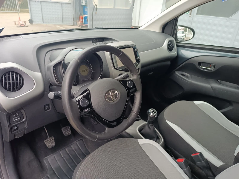 Toyota Aygo 128000km EURO 6B TOP, снимка 13 - Автомобили и джипове - 43408826