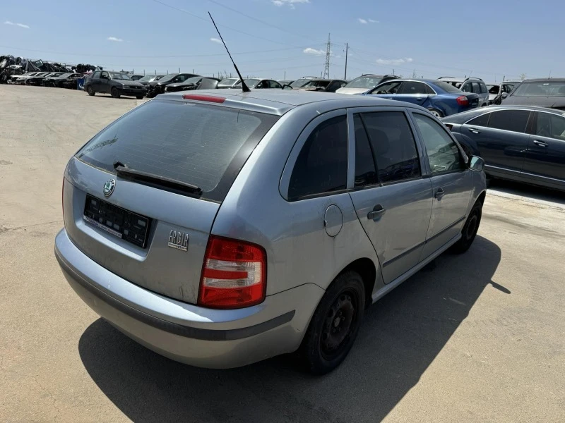 Skoda Fabia 1.2, снимка 4 - Автомобили и джипове - 46431857