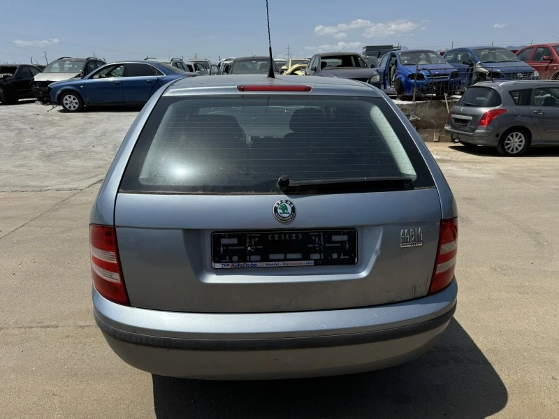 Skoda Fabia 1.2, снимка 5 - Автомобили и джипове - 46431857