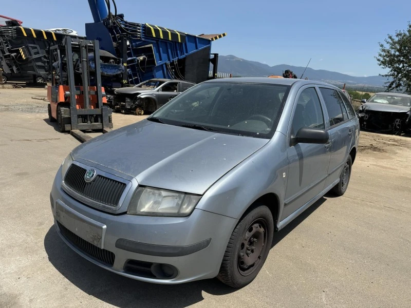 Skoda Fabia 1.2, снимка 2 - Автомобили и джипове - 46431857