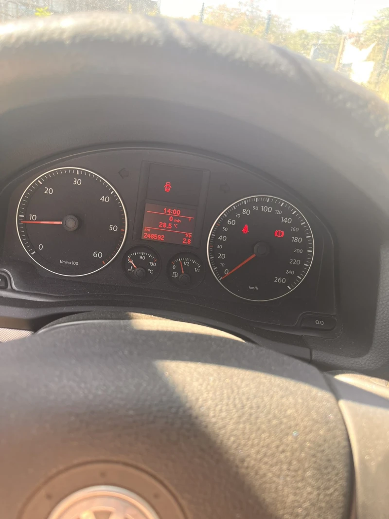 VW Golf 1.9 TDI 105кс, снимка 11 - Автомобили и джипове - 47530239