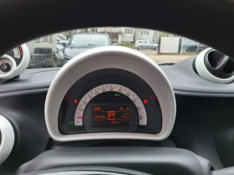 Smart Fortwo EQ, снимка 12 - Автомобили и джипове - 48040283