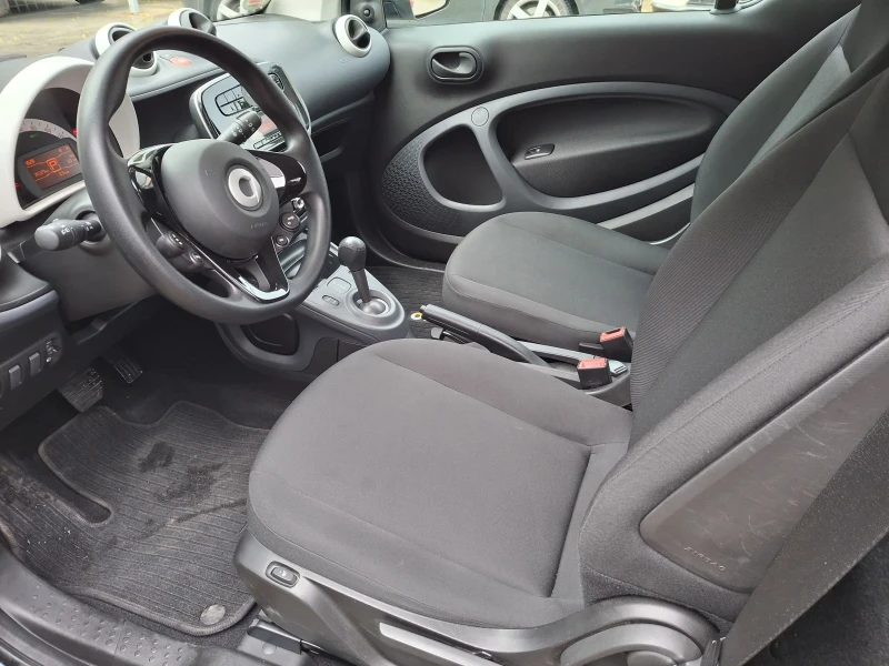 Smart Fortwo EQ, снимка 11 - Автомобили и джипове - 48040283