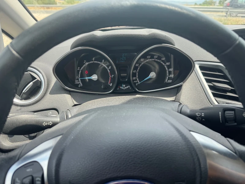 Ford Fiesta 1.2i, снимка 6 - Автомобили и джипове - 51041314