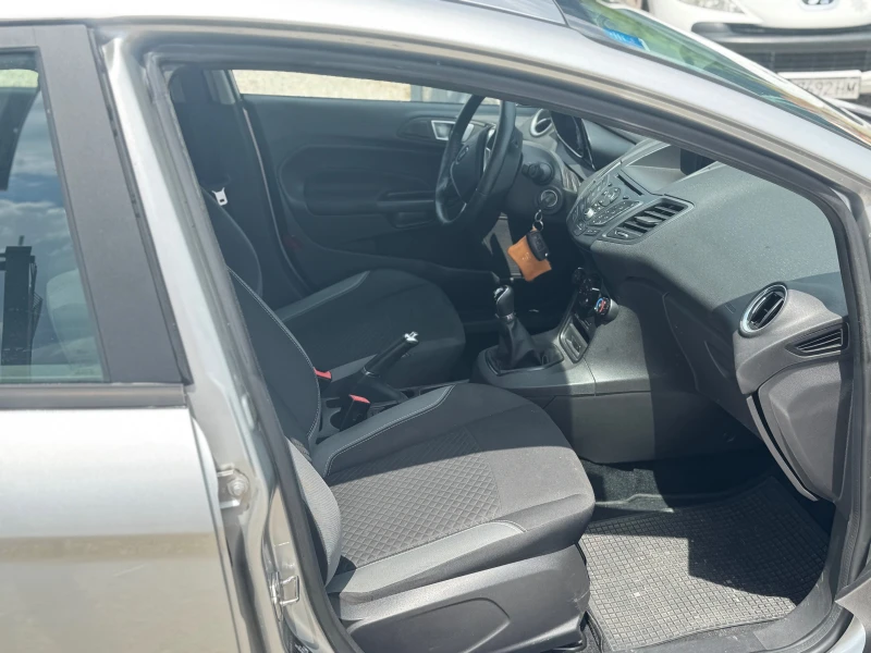 Ford Fiesta 1.2i, снимка 3 - Автомобили и джипове - 51041314