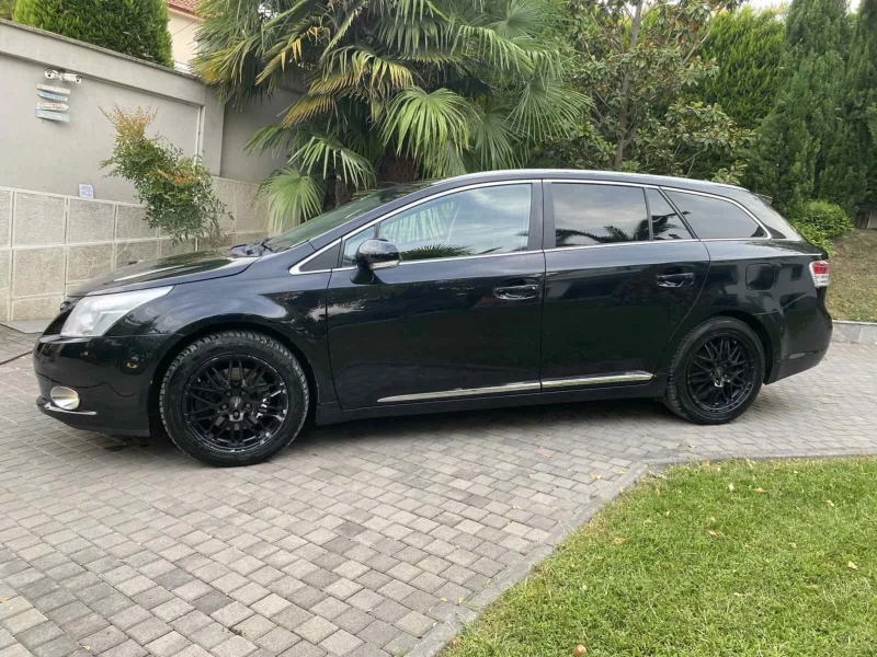 Toyota Avensis 2.2 D-4D, снимка 3 - Автомобили и джипове - 51683749