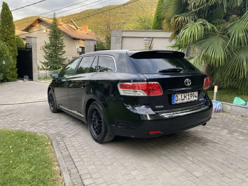 Toyota Avensis 2.2 D-4D, снимка 4 - Автомобили и джипове - 51683749