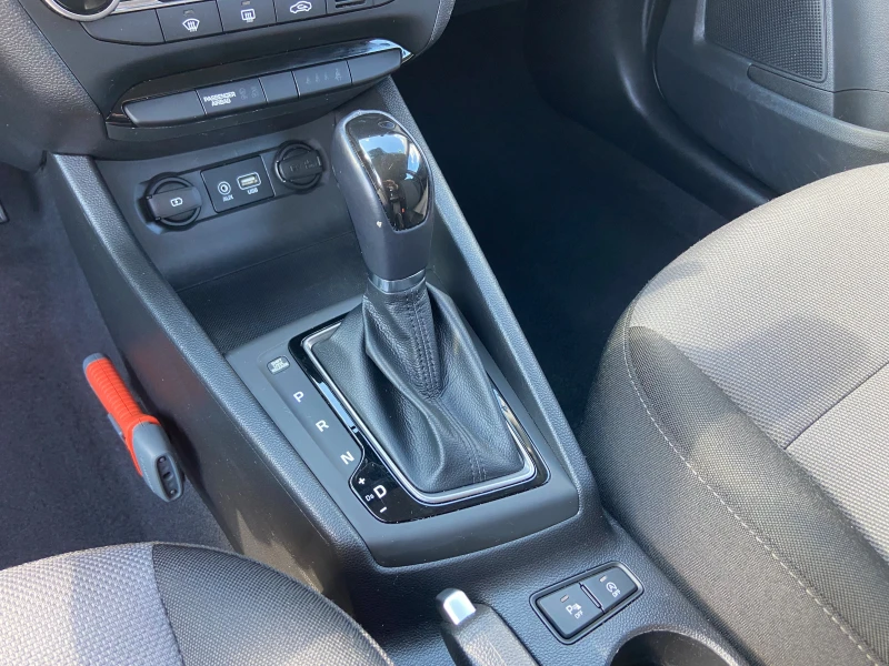 Hyundai I20 ПОДАРЪК РЕГИСТРАЦИЯ, ЕКОТАКСА, ЗАСТРАХОВКА., снимка 13 - Автомобили и джипове - 51891867