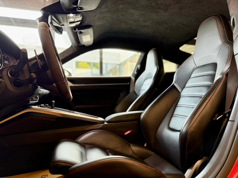 Porsche 911 TurboS* Carbon* Ceramic* Лизинг* Обдух* Chrono* Bo, снимка 8 - Автомобили и джипове - 52089890