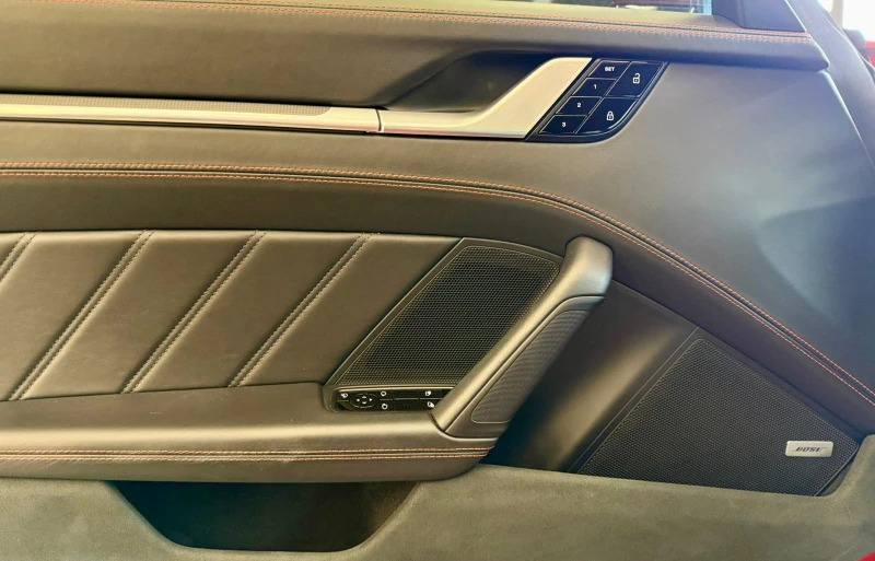 Porsche 911 TurboS* Carbon* Ceramic* Лизинг* Обдух* Chrono* Bo, снимка 7 - Автомобили и джипове - 52089890