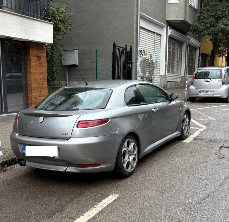 Alfa Romeo Gt 1.9 JTD, снимка 4 - Автомобили и джипове - 52873379