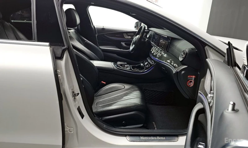 Mercedes-Benz CLS 300, снимка 11 - Автомобили и джипове - 53207127