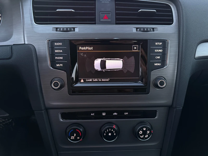 VW Golf 1.6 TDI DSG 110 к.с./Темпомат/Собствен лизинг, снимка 15 - Автомобили и джипове - 53528032