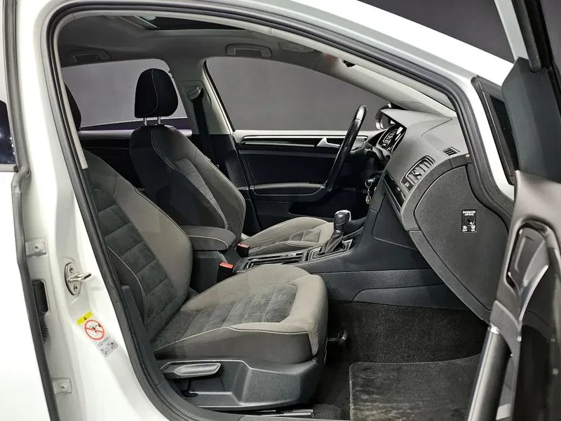 VW Golf 2.0 TDI, снимка 10 - Автомобили и джипове - 54300707