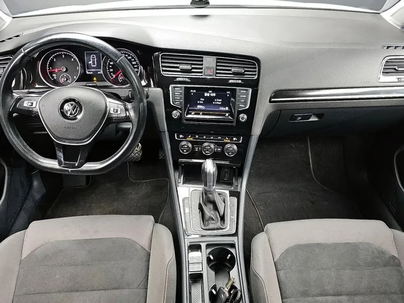 VW Golf 2.0 TDI, снимка 7 - Автомобили и джипове - 54300707