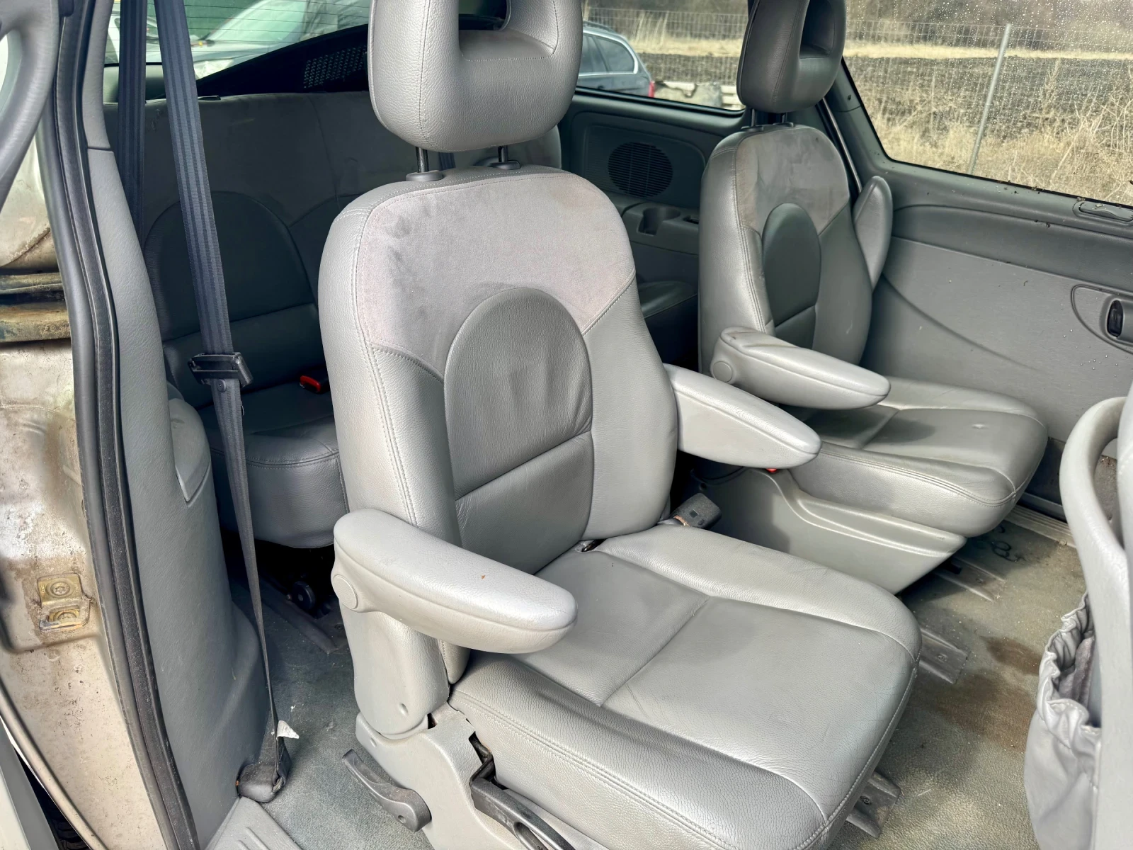 Chrysler Voyager 2.8crd automat кожен салон | Mobile.bg — изображение 13