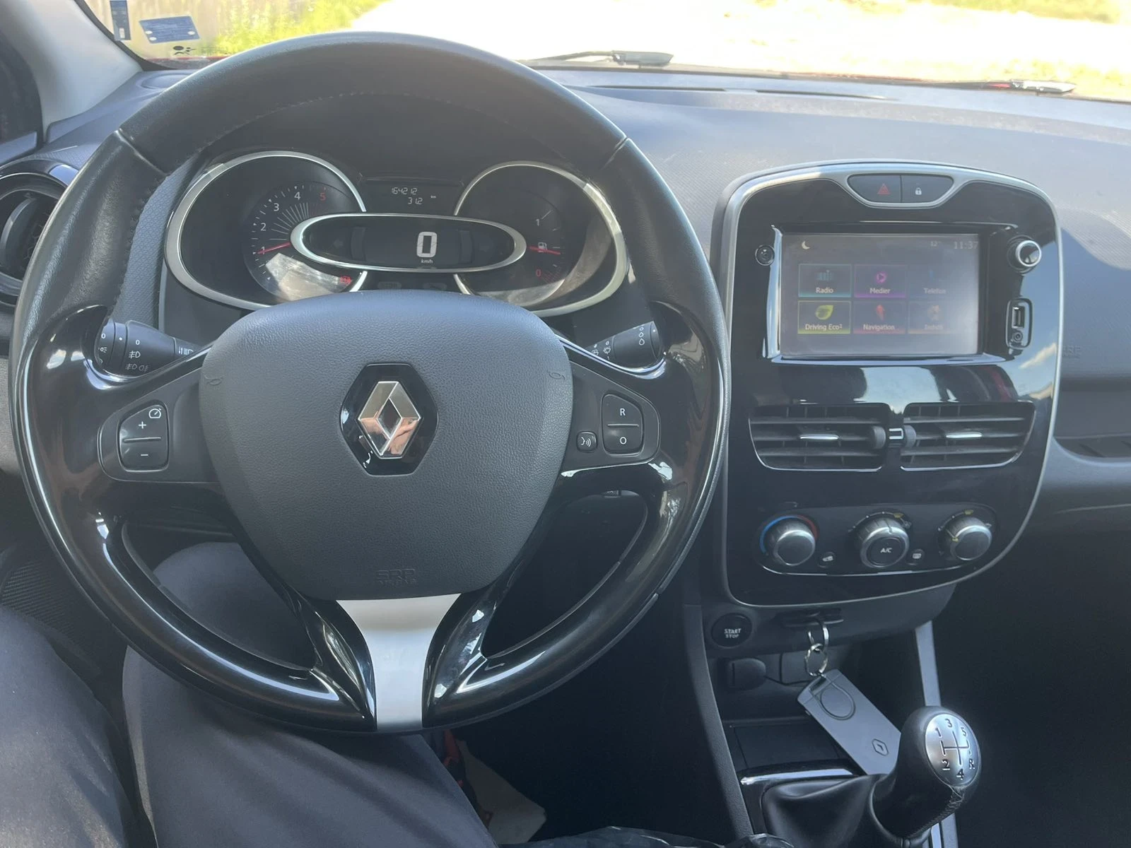 Renault Clio  - изображение 7