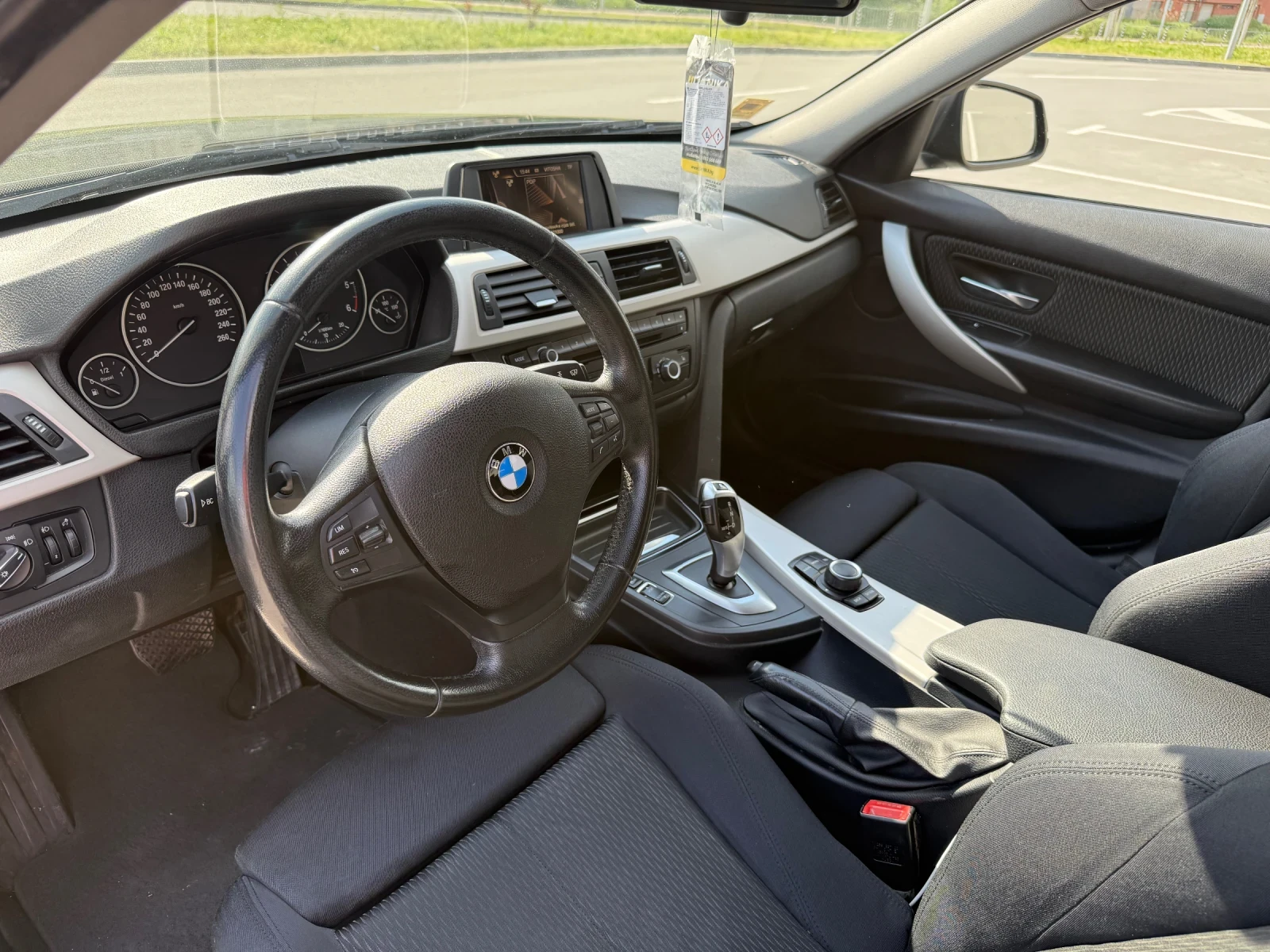BMW 316 НОВА ЦЕНА ВАЛИДНА ДО 24.05.2026г., снимка 11 - Автомобили и джипове - 54436538