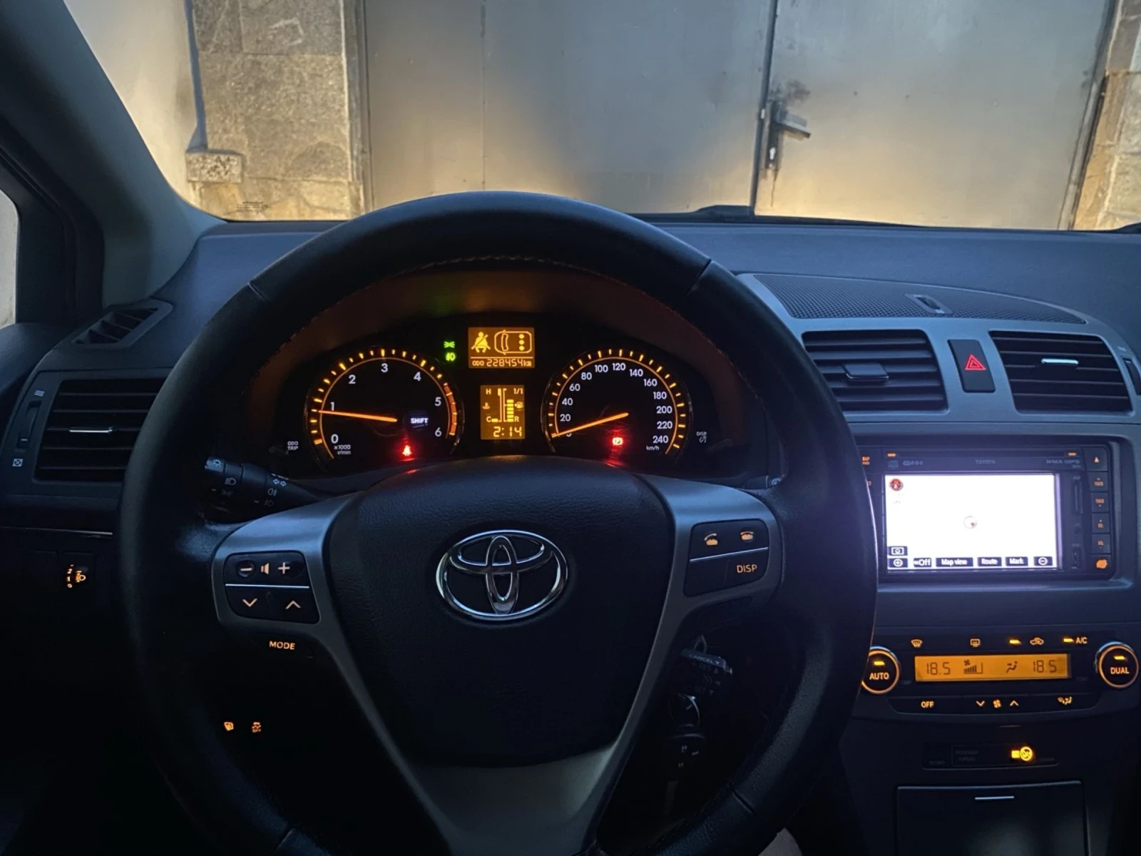 Toyota Avensis 2.2 D-4D - изображение 9