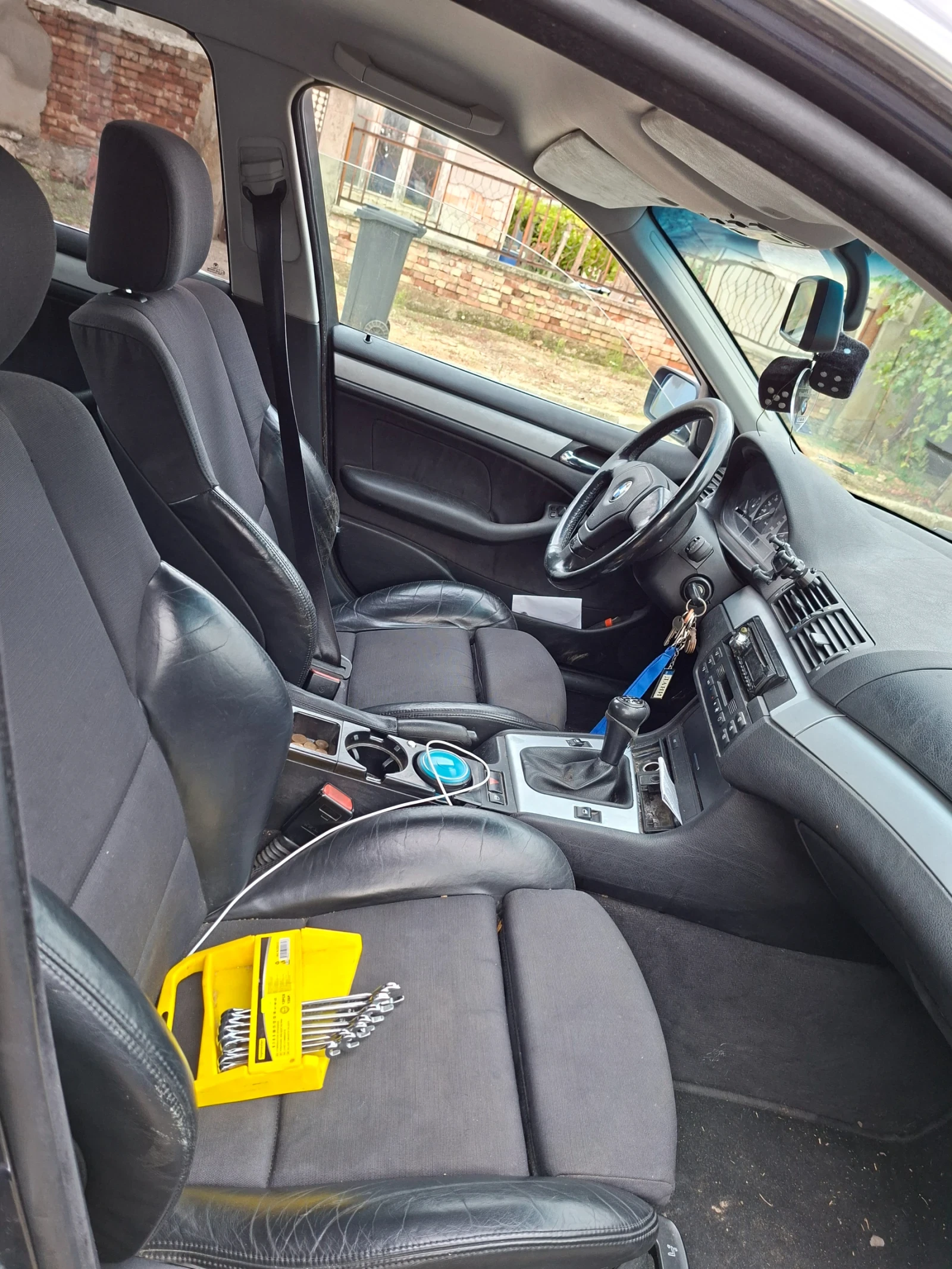 BMW 323  - изображение 7