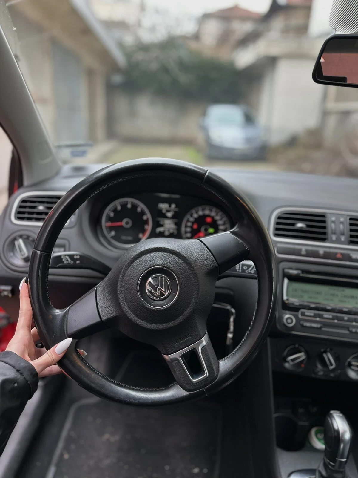 VW Polo 1.4 Автоматик  - изображение 9