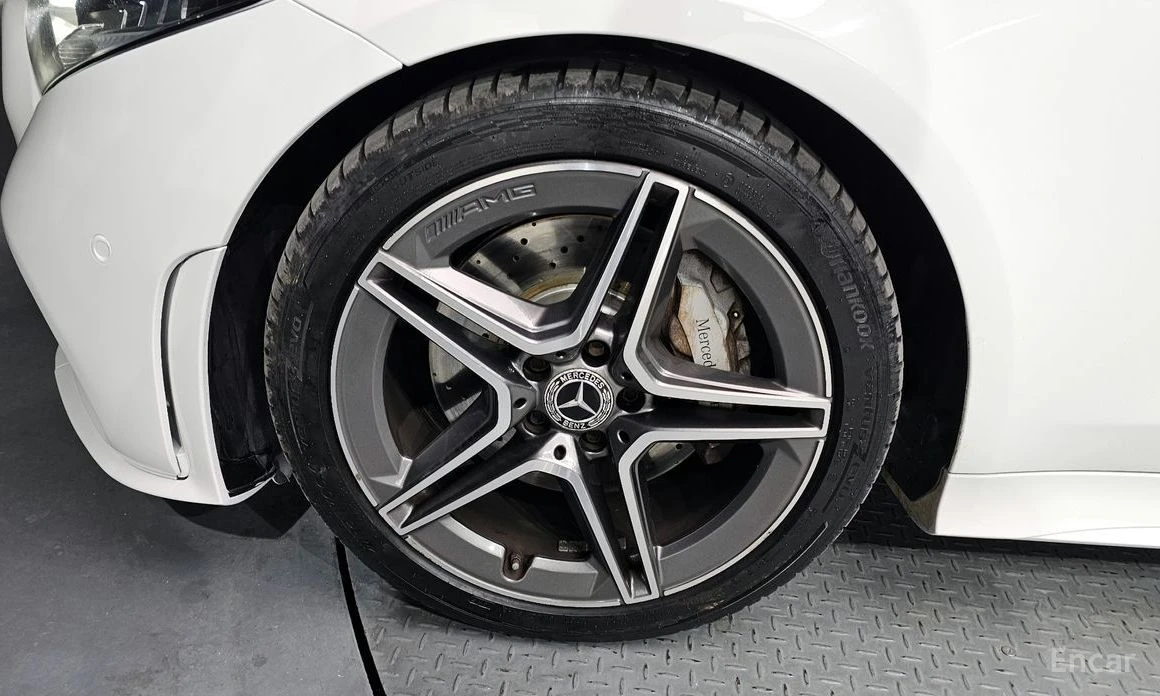 Mercedes-Benz CLS 300  - изображение 5