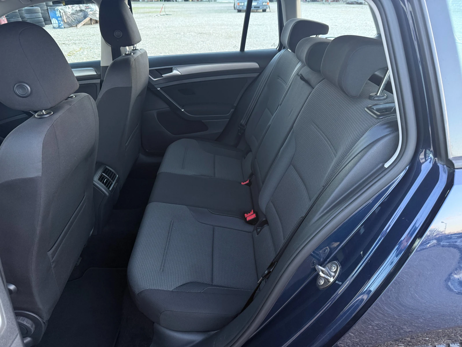 VW Golf 1.6 TDI DSG 110 к.с./Темпомат/Собствен лизинг - изображение 10