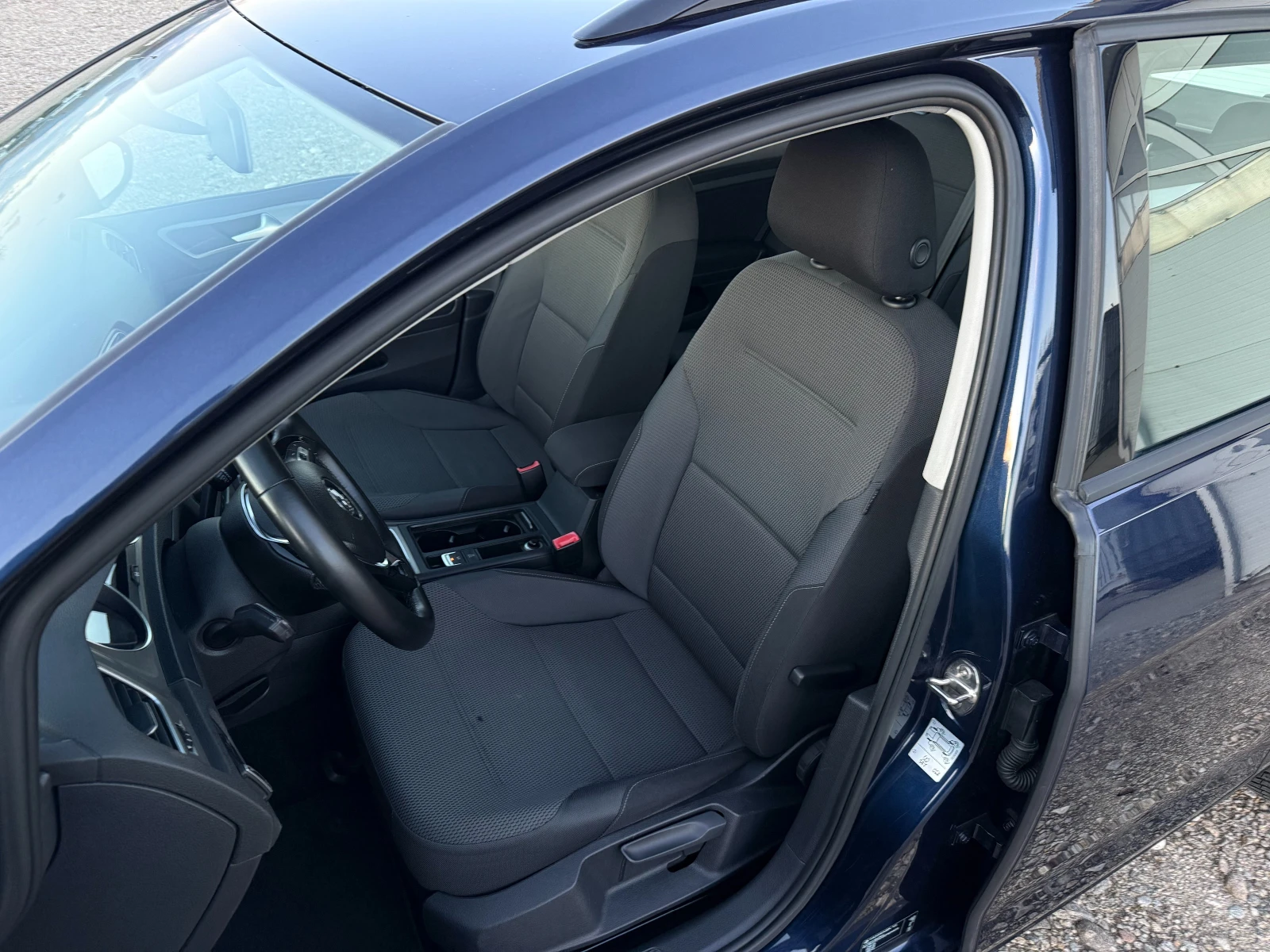 VW Golf 1.6 TDI DSG 110 к.с./Темпомат/Собствен лизинг - изображение 9