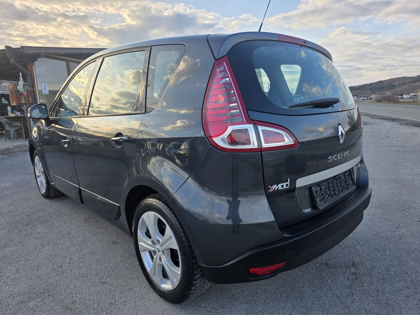 Renault Grand scenic X-mod Navi TOP, снимка 5 - Автомобили и джипове - 53982337