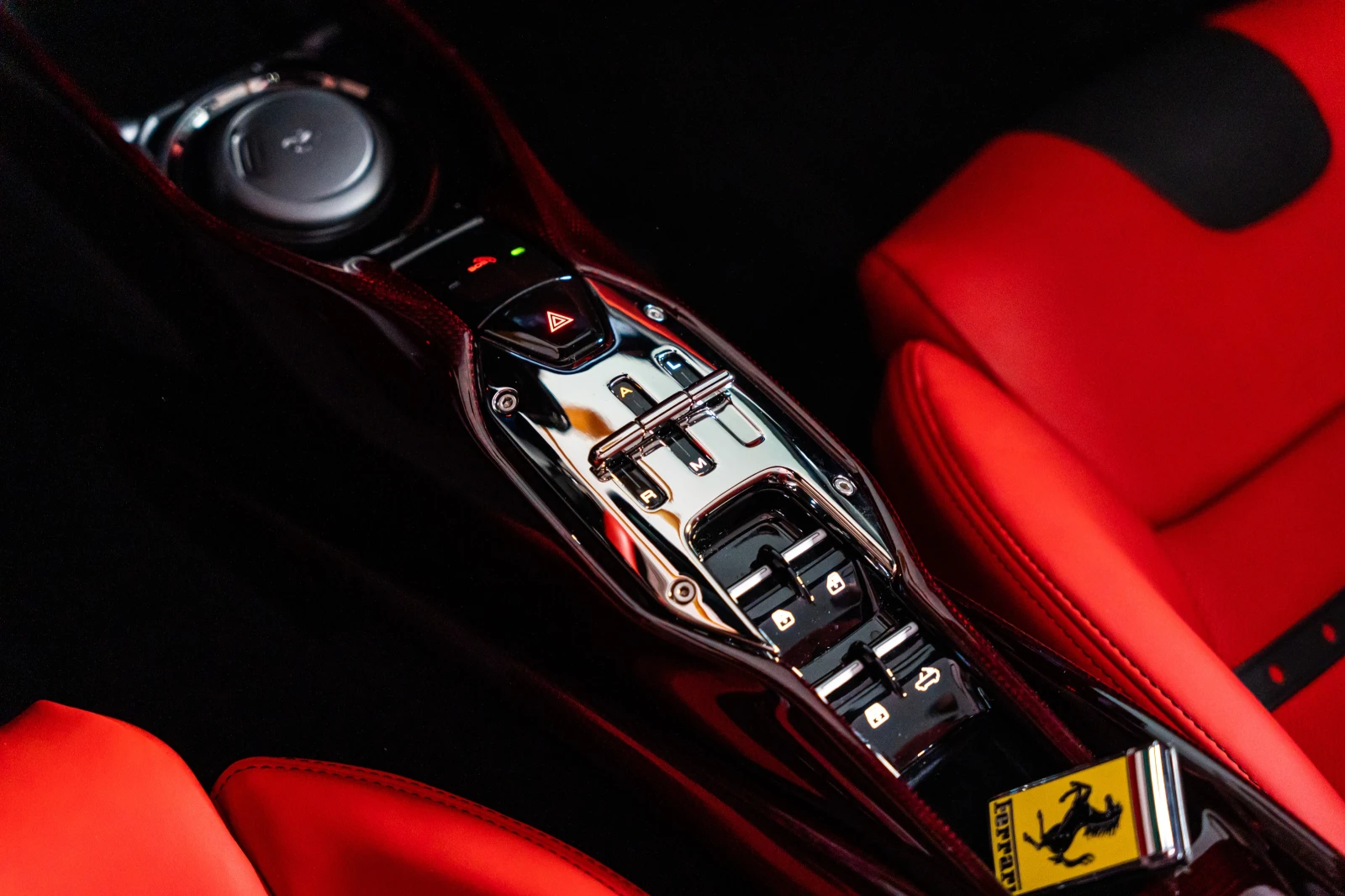 Ferrari SF 90 Spider - RED Carbon/Assetto Fiorano/, снимка 10 - Автомобили и джипове - 54167153