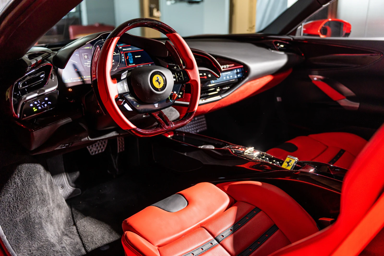 Ferrari SF 90 Spider - RED Carbon/Assetto Fiorano/, снимка 5 - Автомобили и джипове - 54167153