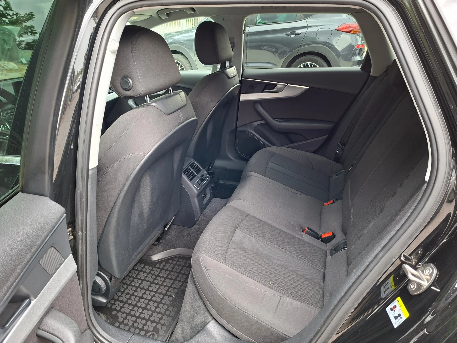 Audi A4 2.0/190ks, снимка 11 - Автомобили и джипове - 54627242