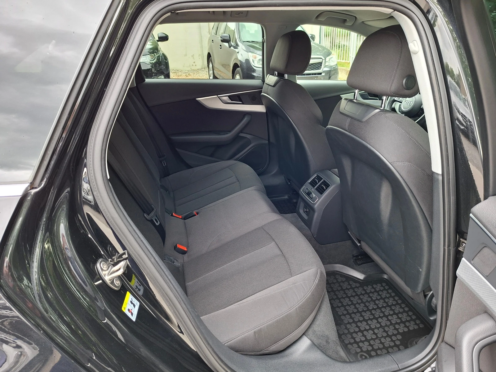 Audi A4 2.0/190ks, снимка 13 - Автомобили и джипове - 54627242