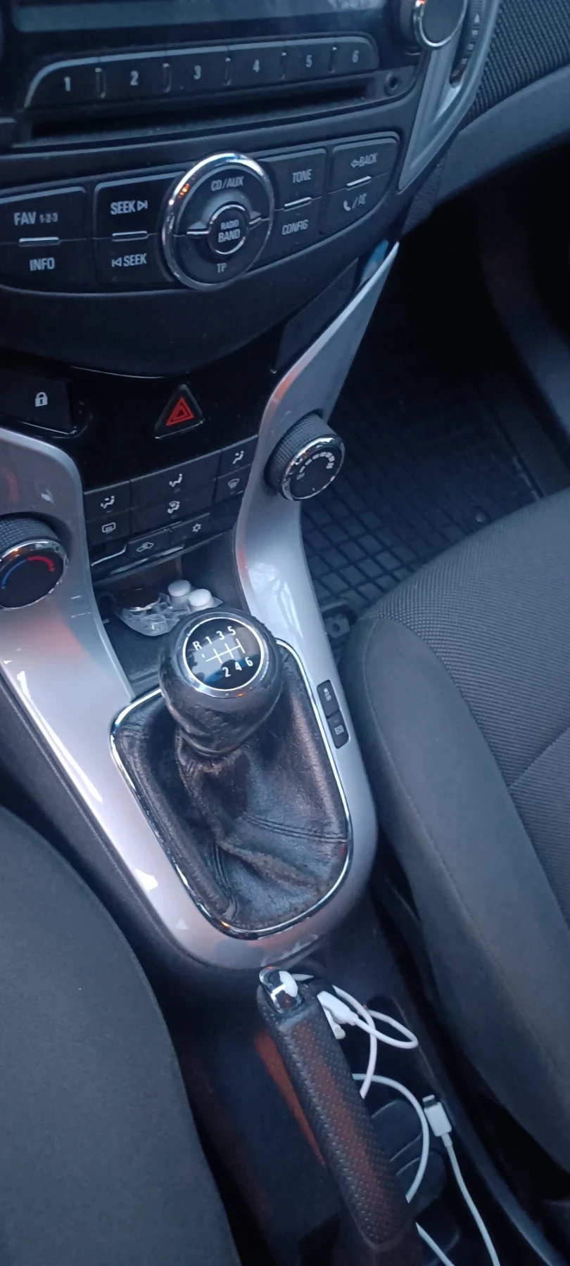 Chevrolet Cruze FACELIFT 1.7 CDTI, снимка 2 - Автомобили и джипове - 55316304