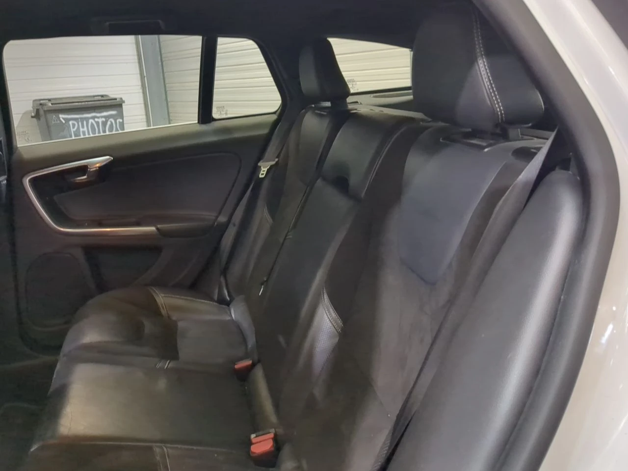 Volvo V60 V60 D4 163 CH STOP&START R-DESIGN GEARTRONIC A, снимка 11 - Автомобили и джипове - 54868197
