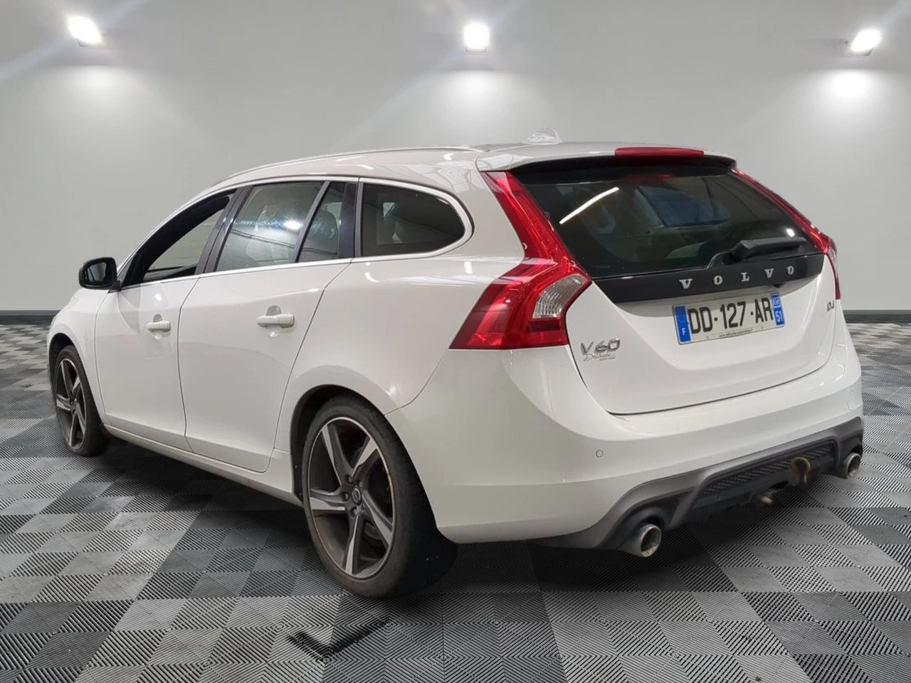 Volvo V60 V60 D4 163 CH STOP&START R-DESIGN GEARTRONIC A, снимка 6 - Автомобили и джипове - 54868197
