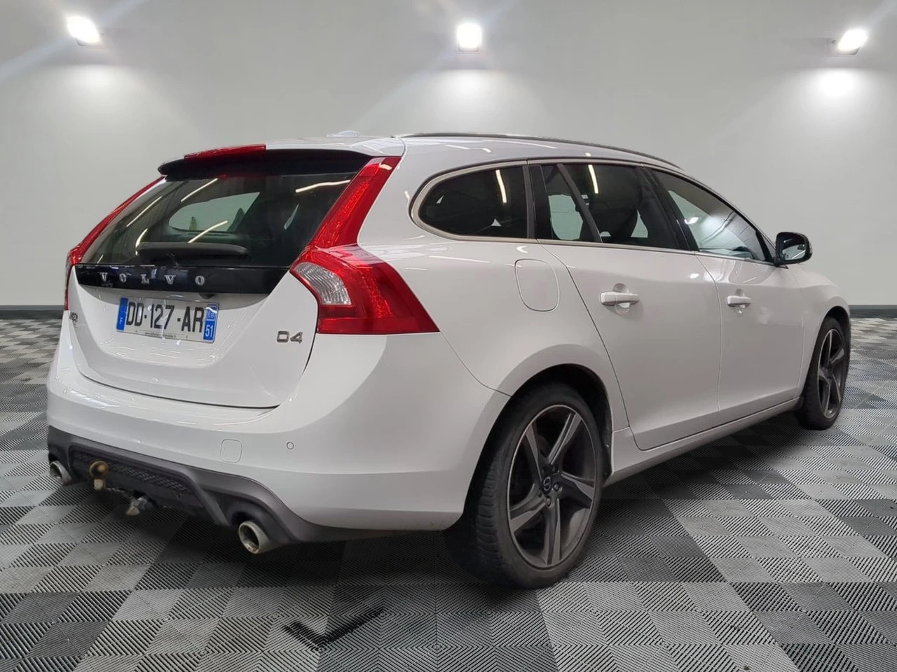 Volvo V60 V60 D4 163 CH STOP&START R-DESIGN GEARTRONIC A, снимка 4 - Автомобили и джипове - 54868197