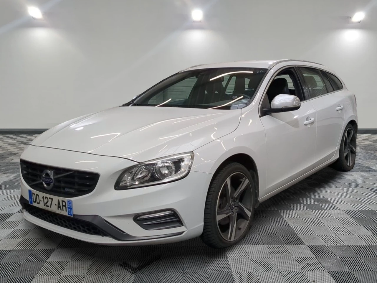 Volvo V60 V60 D4 163 CH STOP&START R-DESIGN GEARTRONIC A