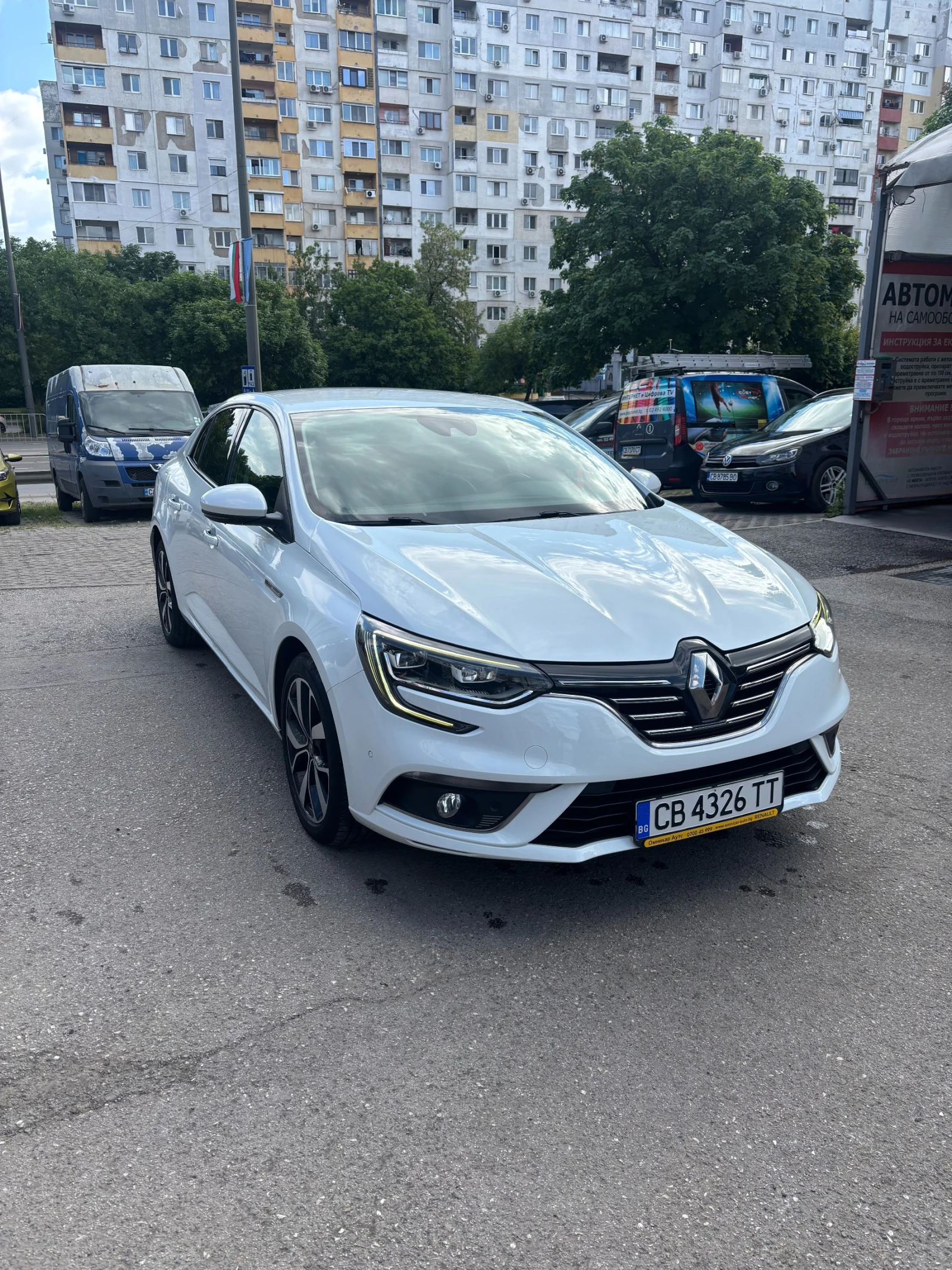 Renault Megane 1.3 TCE Intens, снимка 2 - Автомобили и джипове - 54946141