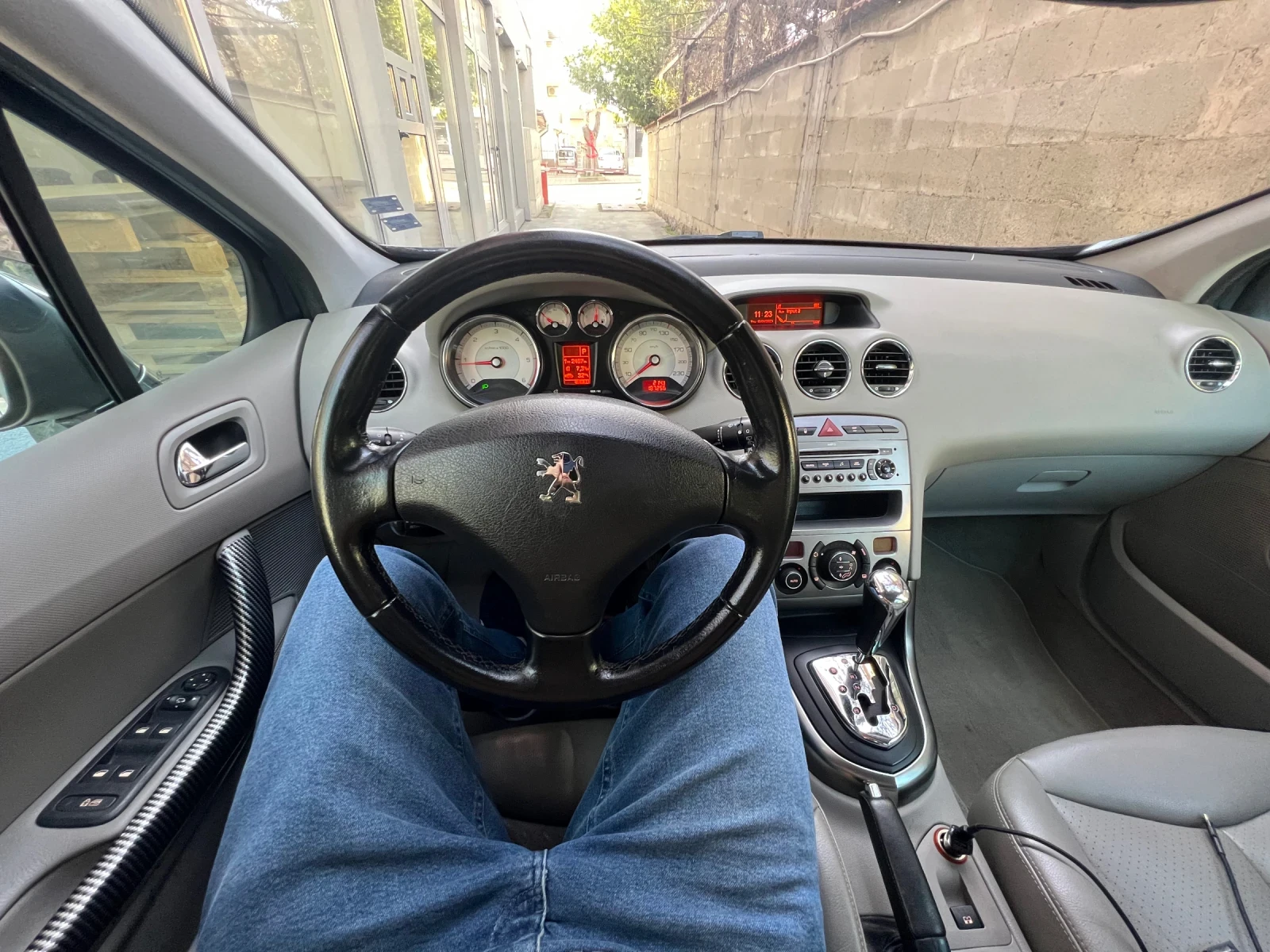 Peugeot 308 2.0HDI Automat, снимка 8 - Автомобили и джипове - 55305020