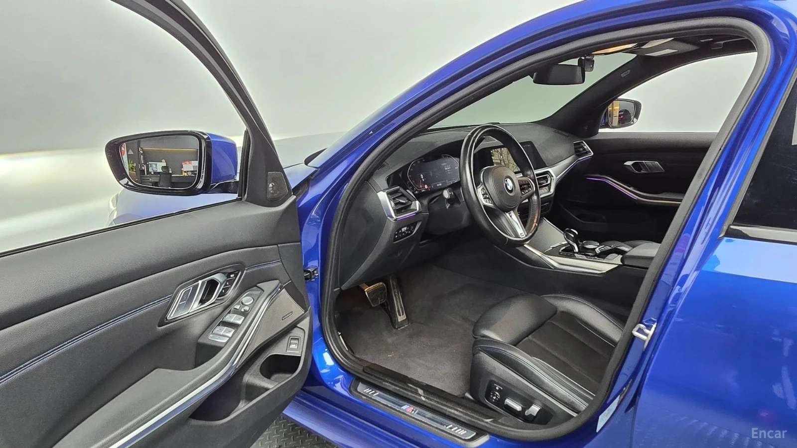 BMW 320 M-SPORT* HARMAN KARDON* 360* HUD* ШИБИДАХ* ПОДГРЕВ, снимка 10 - Автомобили и джипове - 55625703