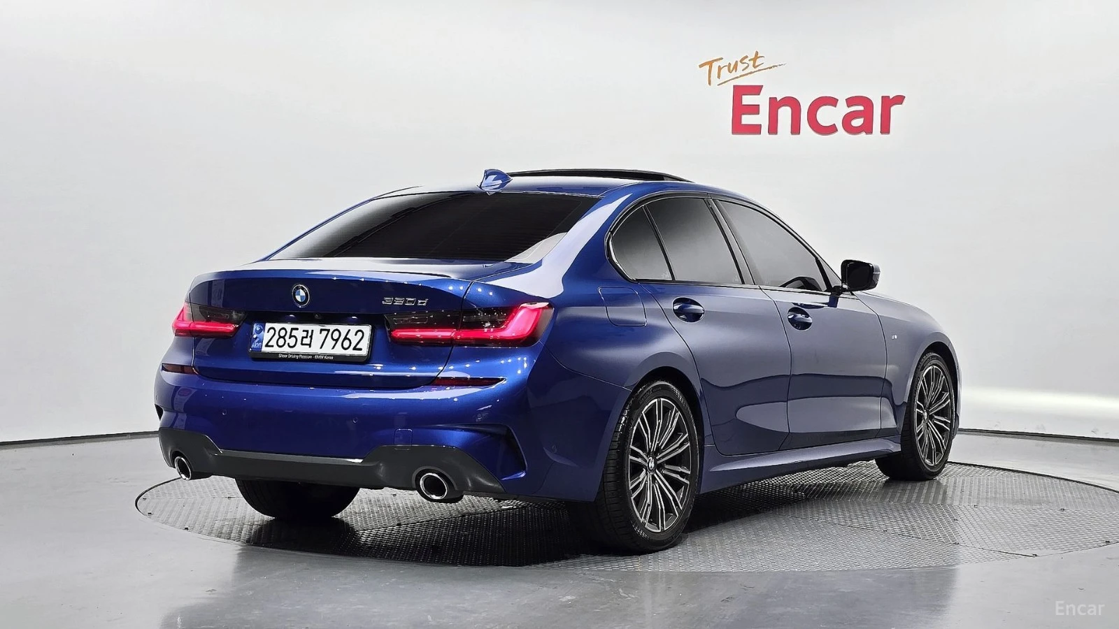 BMW 320 M-SPORT* HARMAN KARDON* 360* HUD* ШИБИДАХ* ПОДГРЕВ, снимка 2 - Автомобили и джипове - 55625703