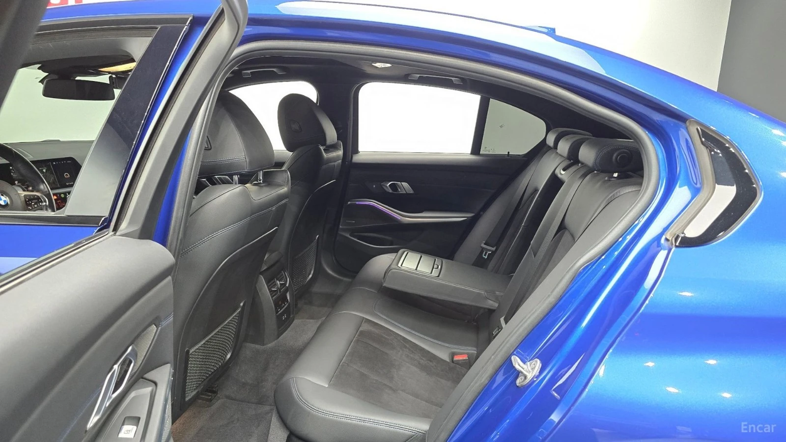 BMW 320 M-SPORT* HARMAN KARDON* 360* HUD* ШИБИДАХ* ПОДГРЕВ, снимка 11 - Автомобили и джипове - 55625703