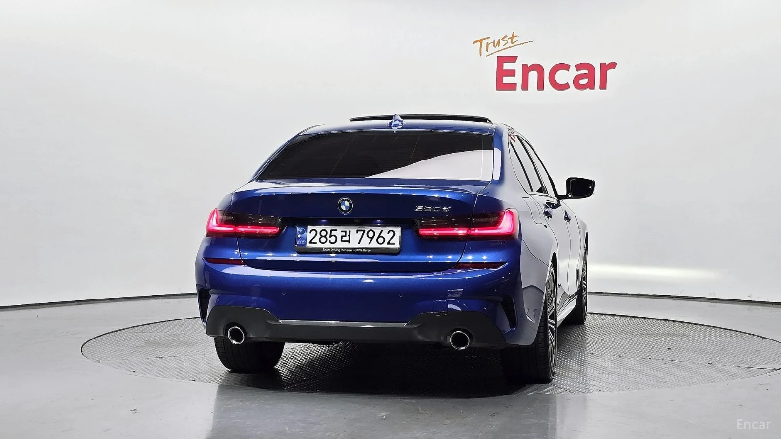 BMW 320 M-SPORT* HARMAN KARDON* 360* HUD* ШИБИДАХ* ПОДГРЕВ, снимка 4 - Автомобили и джипове - 55625703