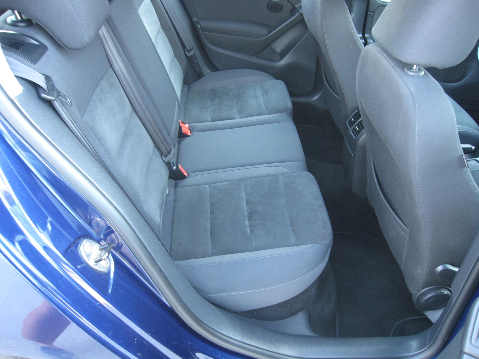 VW Golf HIGHLINE, 2, 0-TDI, Автомат, Navi, снимка 13 - Автомобили и джипове - 55665355