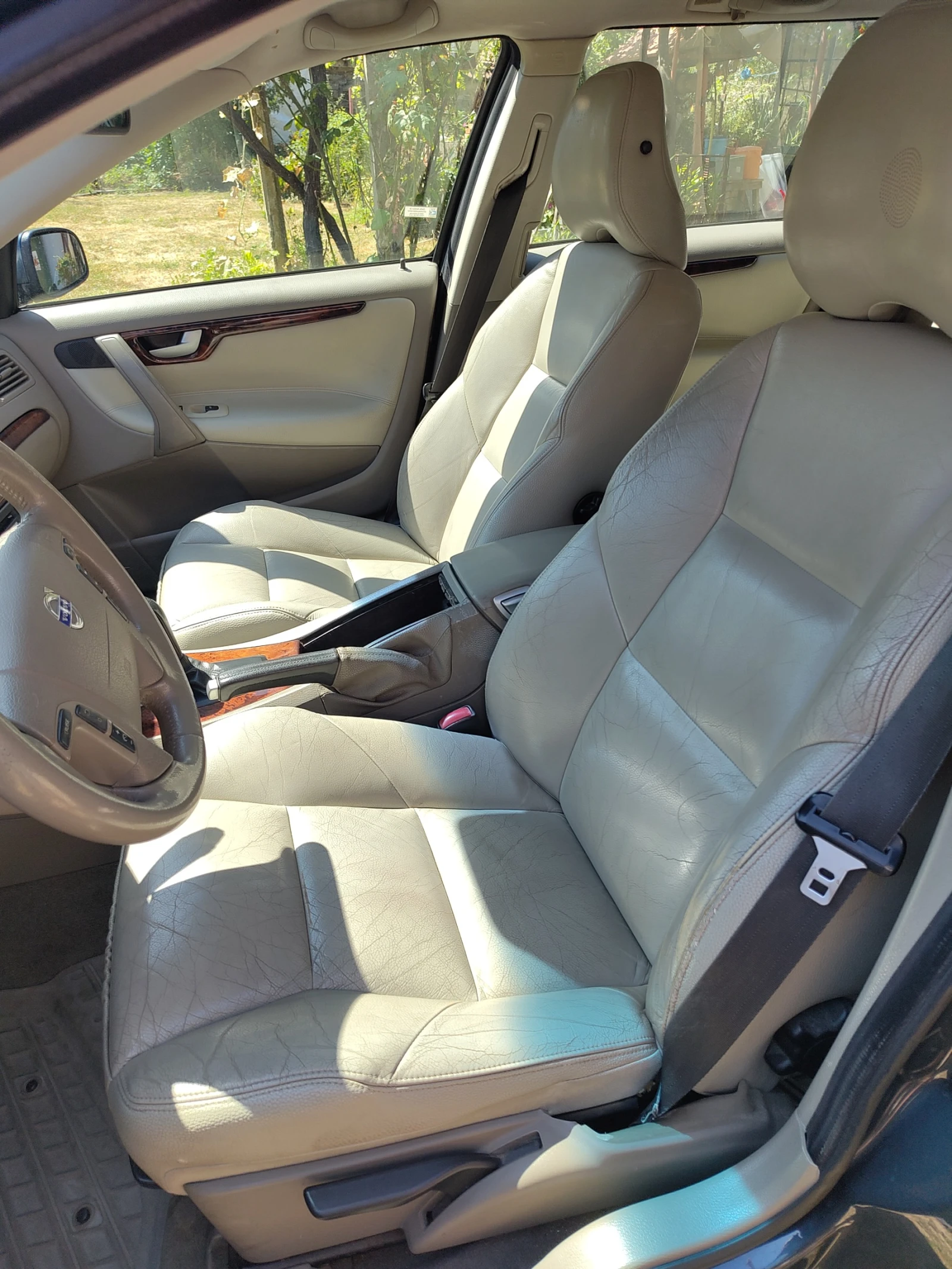 Volvo V70 2.5T, снимка 8 - Автомобили и джипове - 55691485