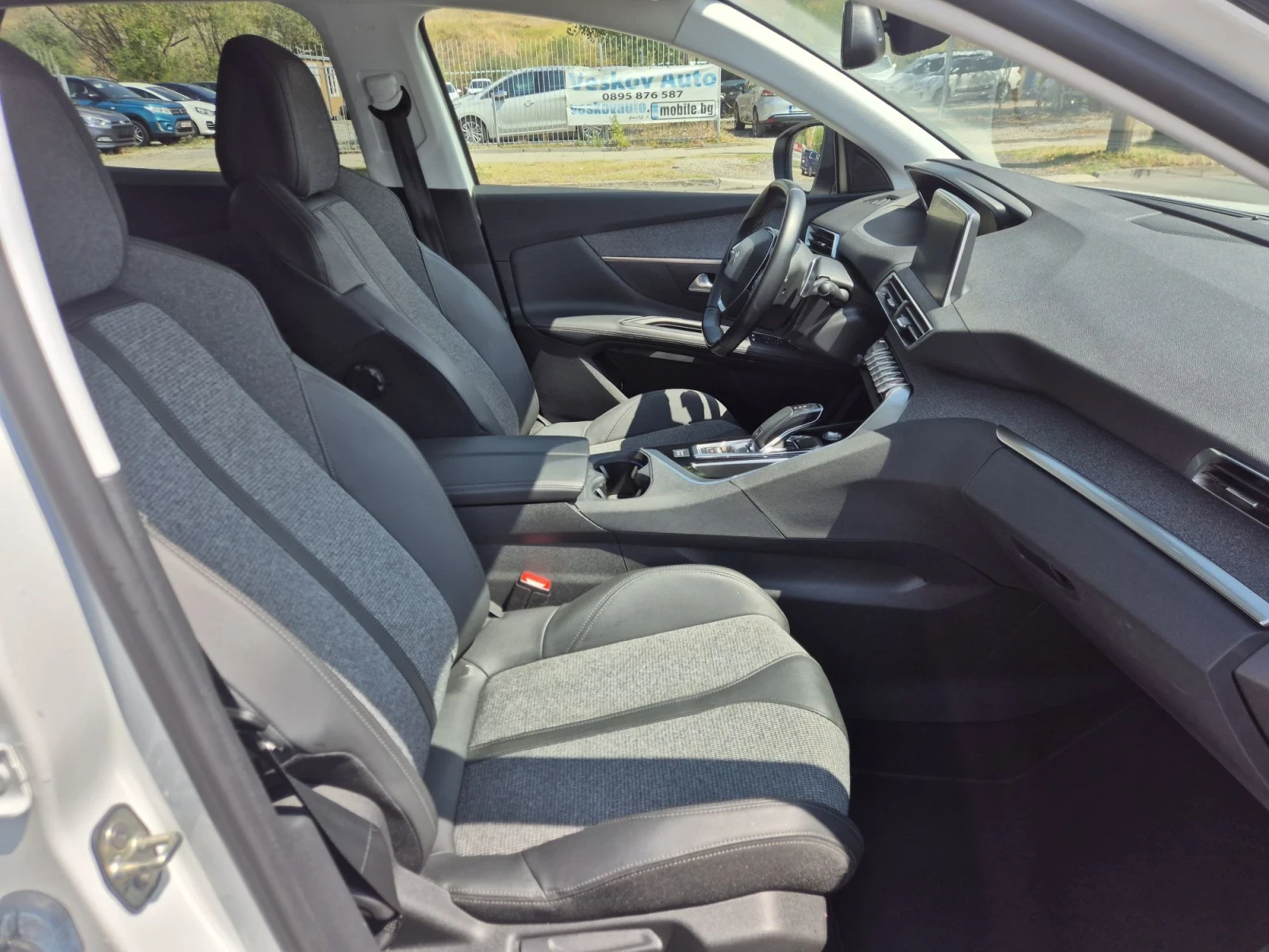 Peugeot 3008 1.5Hdi Allure , снимка 13 - Автомобили и джипове - 55801119