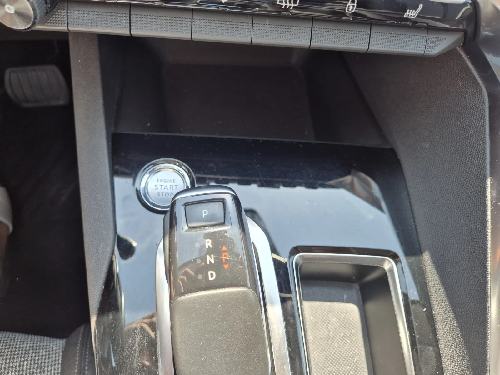 Peugeot 3008 1.5Hdi Allure , снимка 9 - Автомобили и джипове - 55801119