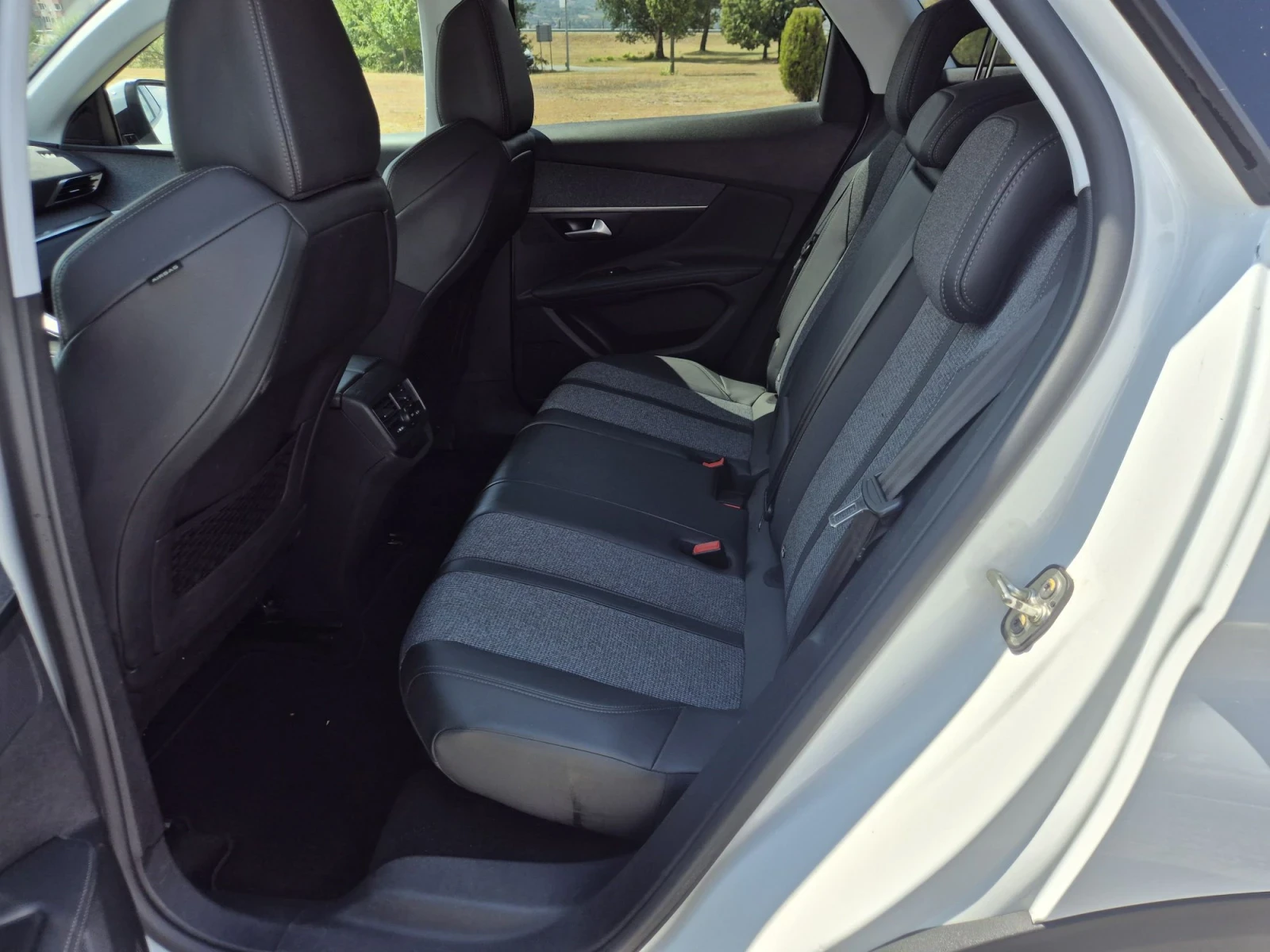 Peugeot 3008 1.5Hdi Allure , снимка 14 - Автомобили и джипове - 55801119