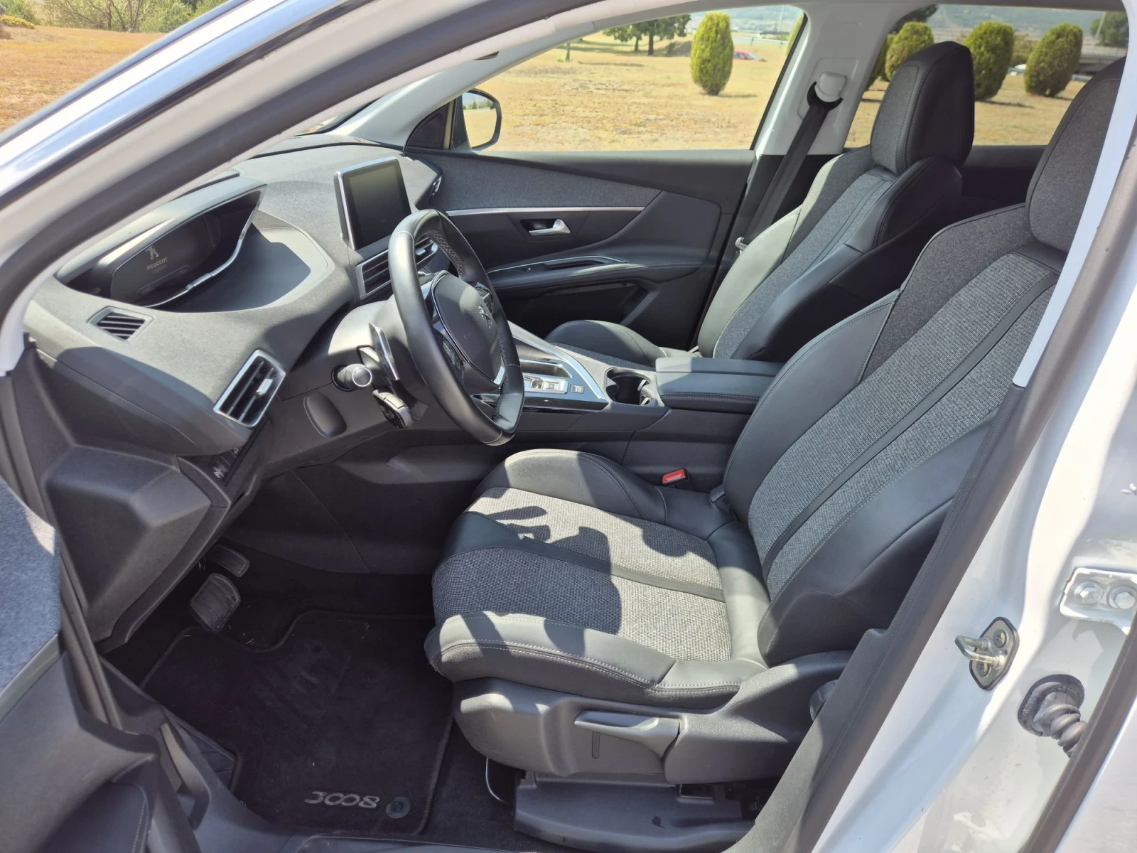 Peugeot 3008 1.5Hdi Allure , снимка 11 - Автомобили и джипове - 55801119